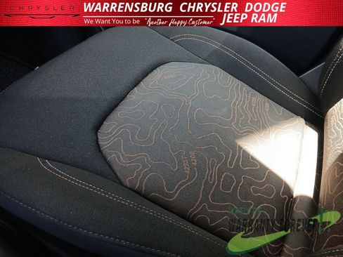 Used 2023 Jeep Renegade Latitude AWD/4WD image 27