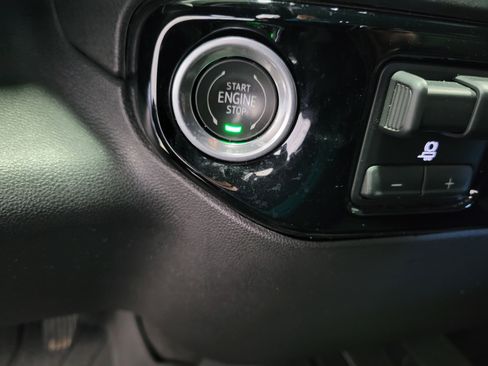 Certified 2024 Chevrolet Silverado 2500 LTZ image 30