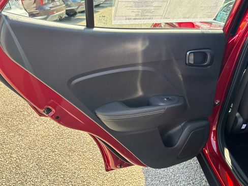 New 2025 Hyundai Venue Limited image 12