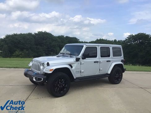 Used 2022 Jeep Wrangler Unlimited Sahara 4xe w/ Cold Weather Group image 3