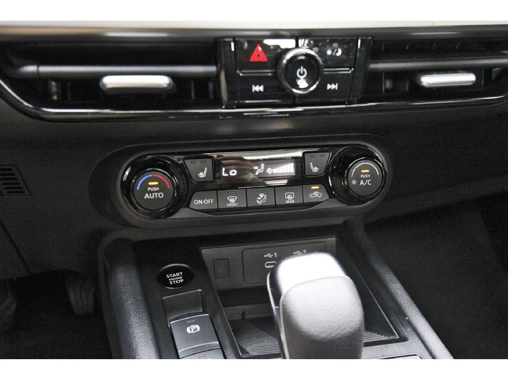 Used 2026 Nissan Kicks SV w/ SV Premium Package FWD image 26