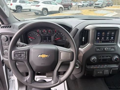 Used 2024 Chevrolet Silverado 1500 Custom image 5