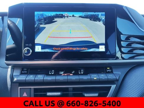 Used 2025 Toyota Camry SE FWD image 39