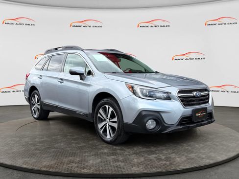 Used 2018 Subaru Outback 3.6R Limited AWD/4WD image 5