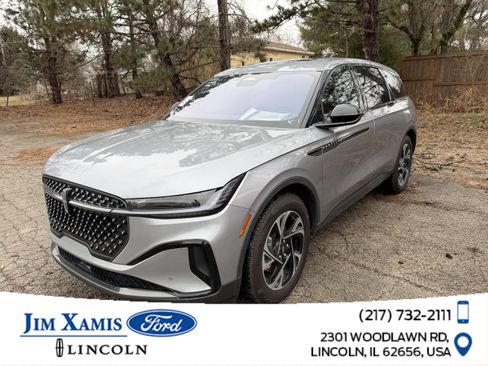 Used 2025 Lincoln Nautilus Premier w/ Equipment Group 102A image 1