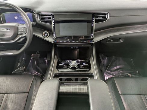 Used 2024 Jeep Wagoneer Series III w/ Premium Group I image 30