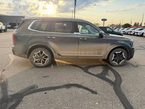 Used 2025 Kia Telluride S AWD/4WD image 11