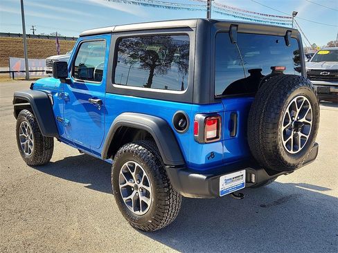 Used 2026 Jeep Wrangler Sport S image 3