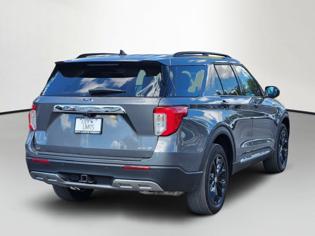 Used 2023 Ford Explorer XLT w/ Equipment Group 202A AWD/4WD image 7