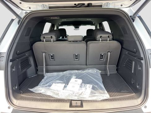New 2026 Chevrolet Traverse LT w/ Midnight/Sport Edition FWD image 20