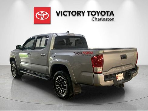 Used 2020 Toyota Tacoma TRD Sport AWD/4WD image 3