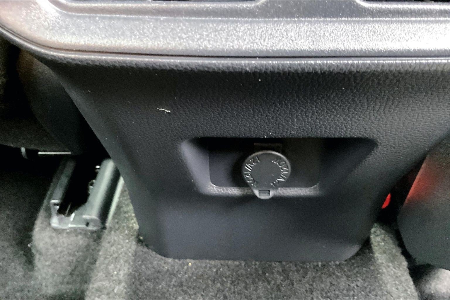 Used 2024 Toyota RAV4 LE AWD/4WD image 32