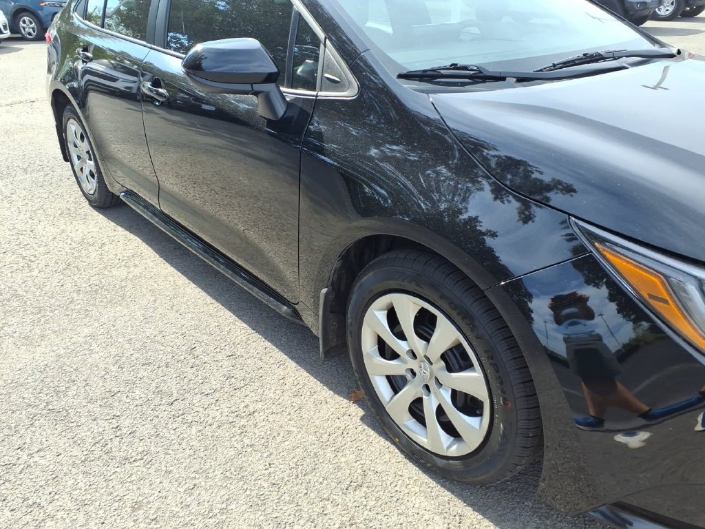 Used 2025 Toyota Corolla LE FWD image 17