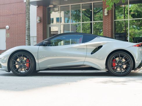New 2025 Lotus Emira image 5