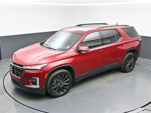 Used 2023 Chevrolet Traverse RS w/ LPO, Floor Liner Package image 32