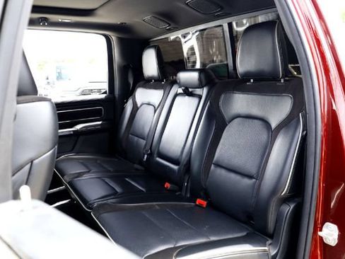 Used 2024 RAM 1500 Laramie AWD/4WD image 28