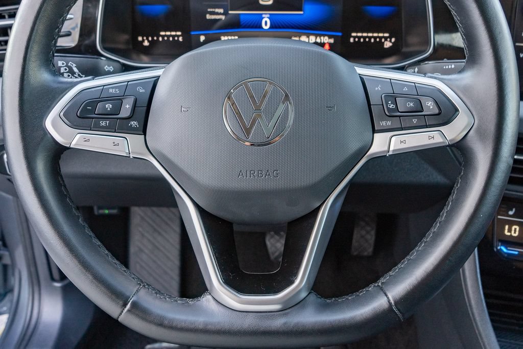 Used 2025 Volkswagen Jetta SE FWD image 26