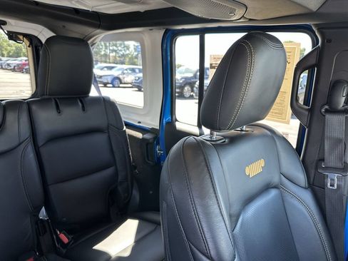 Used 2025 Jeep Wrangler Unlimited Sport AWD/4WD image 10