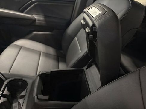 Used 2024 Chevrolet Colorado LT w/ LT Convenience Package III RWD image 25