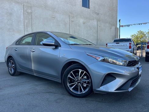 Used 2023 Kia Forte LXS FWD image 1