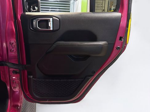 Used 2022 Jeep Wrangler Sahara image 29