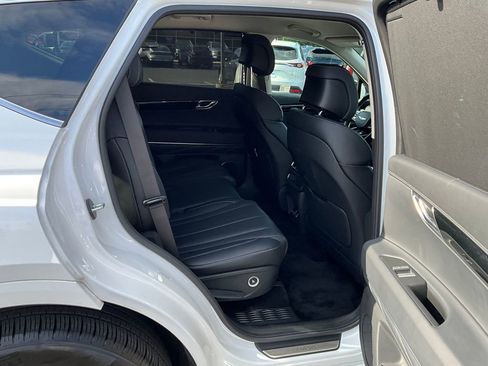 Used 2025 Genesis GV80 2.5T image 44