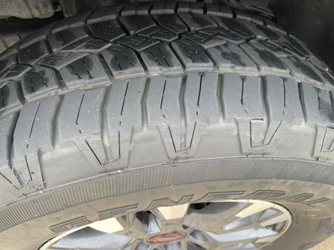 Used 2024 Nissan Titan PRO-4X w/ Pro-4x Convenience Package image 30