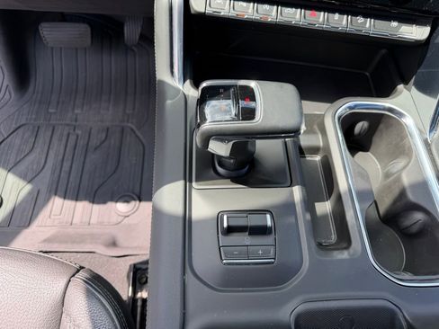 Used 2024 GMC Sierra 1500 Denali w/ Technology Package AWD/4WD image 32