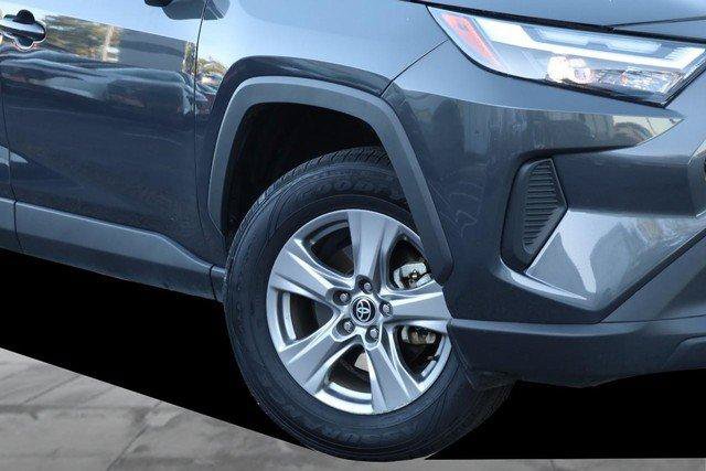 Used 2025 Toyota RAV4 XLE AWD/4WD image 3