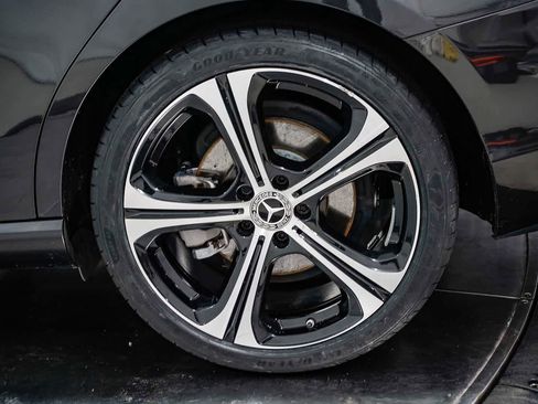 Used 2023 Mercedes-Benz C 300 Sedan image 10