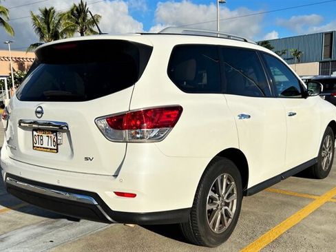 Used 2015 Nissan Pathfinder SV FWD image 5