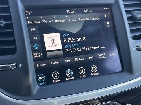 Used 2022 Chrysler 300 Touring image 28