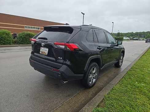 Used 2024 Toyota RAV4 XLE FWD image 3
