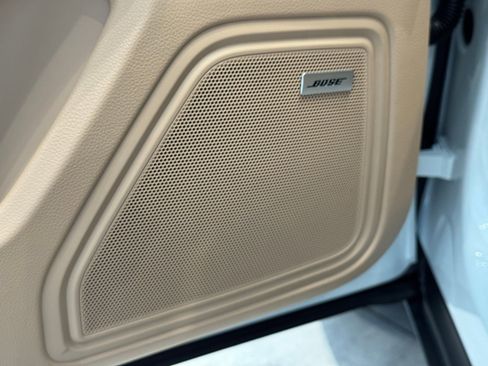 Used 2025 Porsche Macan image 14