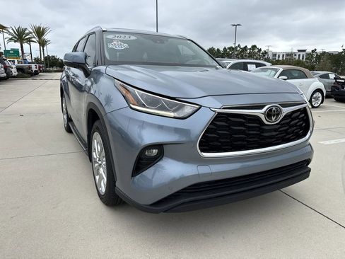 Used 2023 Toyota Highlander Limited image 12