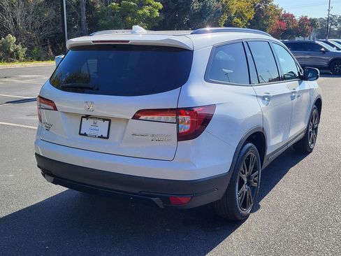 Certified 2022 Honda Pilot Black Edition image 2