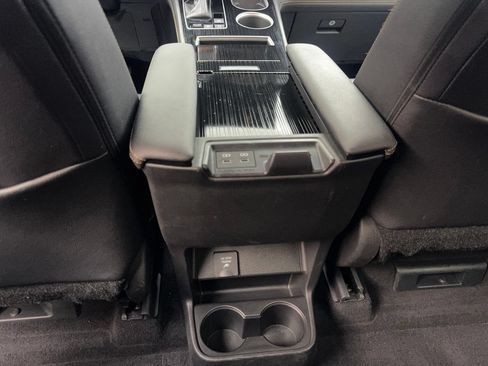 Used 2025 Toyota Sienna XLE Woodland Edition AWD/4WD image 72