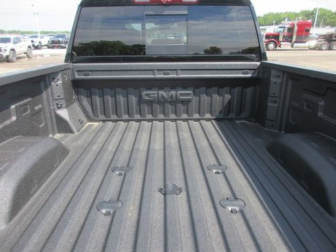 New 2026 GMC Sierra 2500 AT4 w/ AT4 Premium Plus Package AWD/4WD image 7