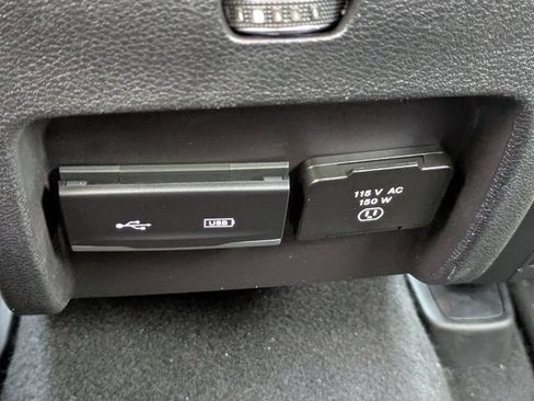 Used 2019 Jeep Cherokee Trailhawk AWD/4WD image 15