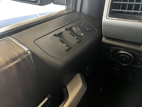 Used 2019 Ford F150 Lariat w/ Trailer Tow Package image 26