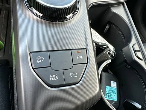 Certified 2026 Kia Sportage EX w/ EX Panoramic Sunroof Package AWD/4WD image 35