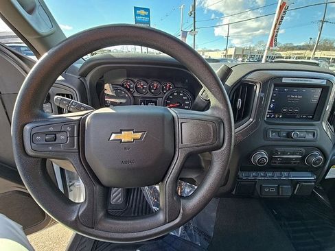 Used 2024 Chevrolet Silverado 1500 Custom image 17
