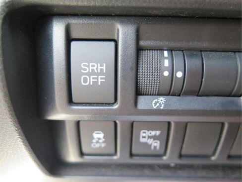 Used 2018 Subaru Impreza 2.0i Limited AWD/4WD image 12