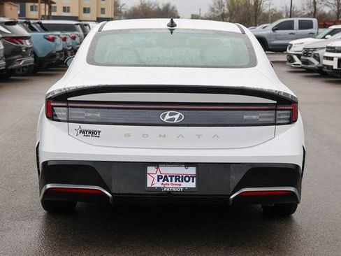 New 2026 Hyundai Sonata SEL FWD image 4