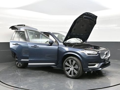 Used 2024 Volvo XC90 B6 Plus w/ Protection Package image 40