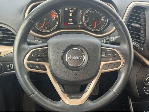 Used 2017 Jeep Cherokee Latitude w/ Safety/Convenience Group image 12