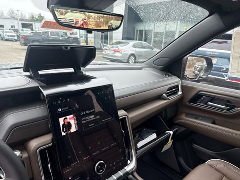 New 2026 GMC Yukon Denali Ultimate AWD/4WD image 21