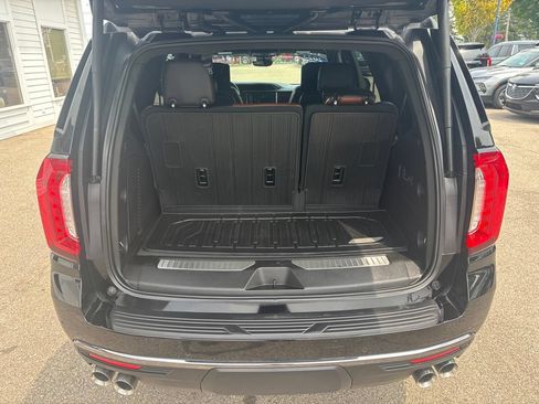Used 2023 GMC Yukon Denali Ultimate AWD/4WD image 10