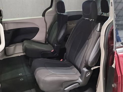 Used 2023 Chrysler Voyager LX FWD image 26