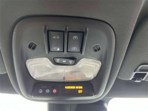 Certified 2021 Chevrolet TrailBlazer RS w/ Sun and Liftgate Package image 37